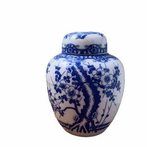 Blue white ginger jar Asian print floral with lid